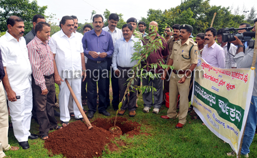 journo vanamahotsava13aug2 3